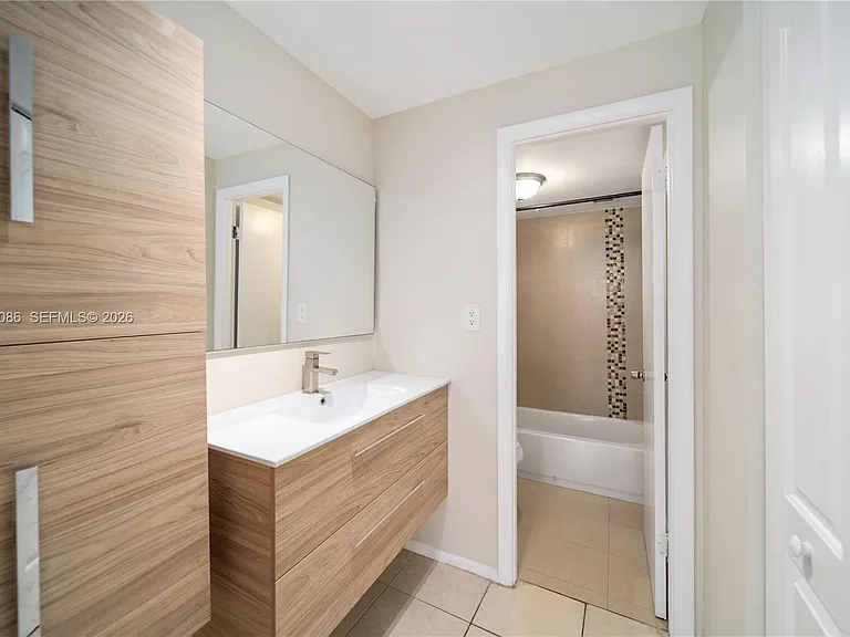 16740 NE 9th Ave #609 — Photo 8