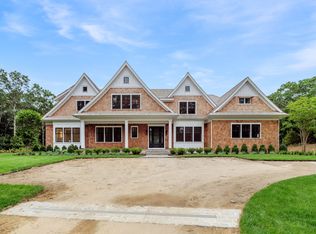 4 Frazier Ave, Greenlawn, NY 11968