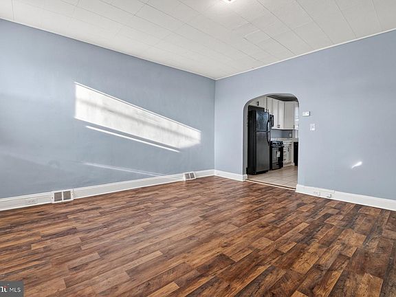 5th image of 3802 Pennington Ave
