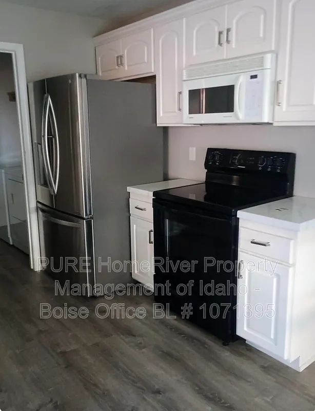 3 bed, 2.0 bath, 1509 sqft, $1,895 — Photo 3
