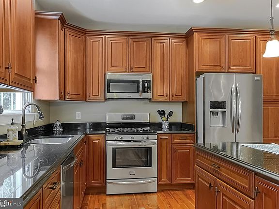 5th image of 21143 Catnip Ct
