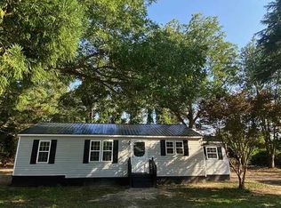 2621 W Old Camden Rd, Hartsville, SC 29550