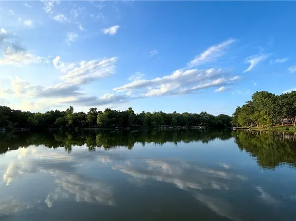 105 Beechwood Ln, Linn Valley, KS 66040