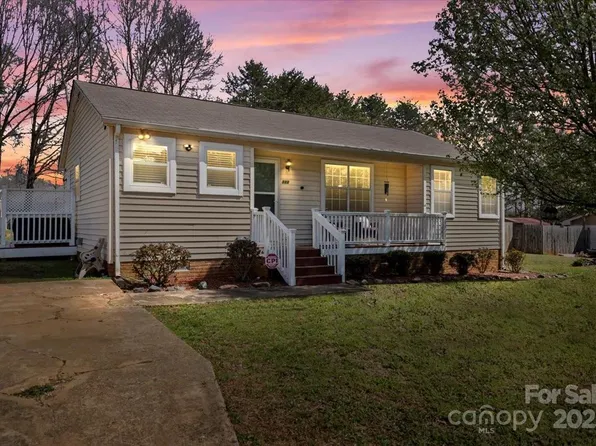 111 Cedar Dr, Salisbury, NC 28147