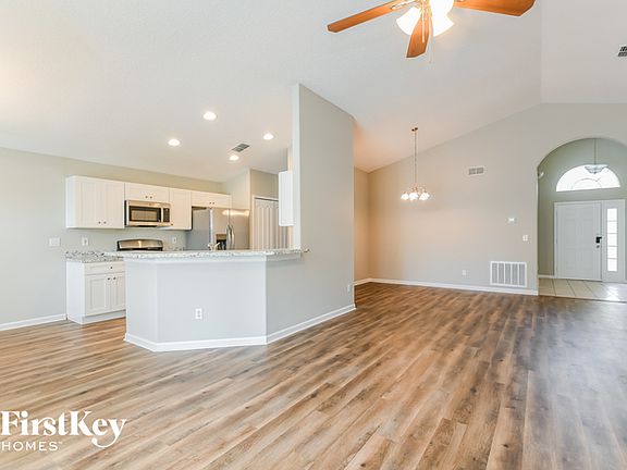3rd image of 16029 Bay Vista Dr