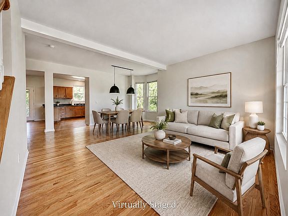 3rd image of 3363 Wildrose Ln