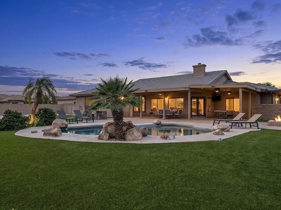 9033 W Patrick Ln