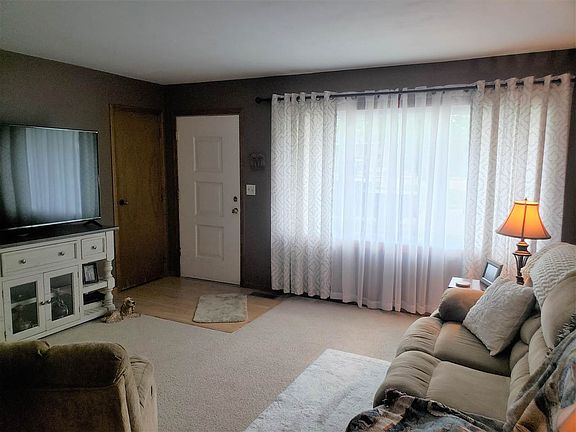 5th image of 612 Crestdale Dr