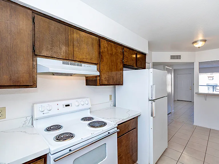 360 S 1st Ave #16 — Photo 4