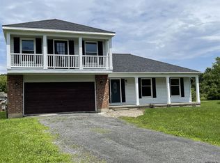 10 Christina Ct, Ravena, NY 12143