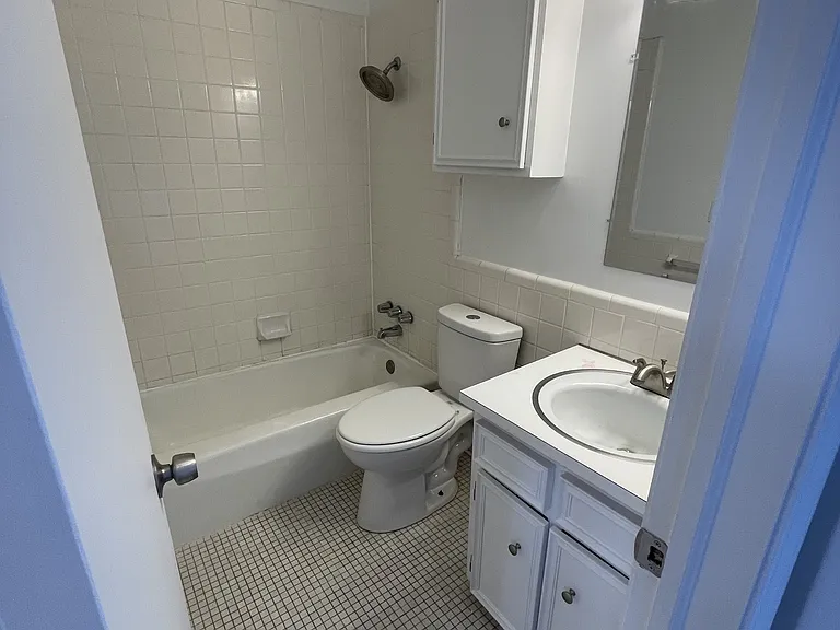 205 E Saginaw Hwy — Photo 24