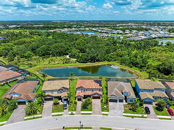 3rd image of 2819 Starwood Ct