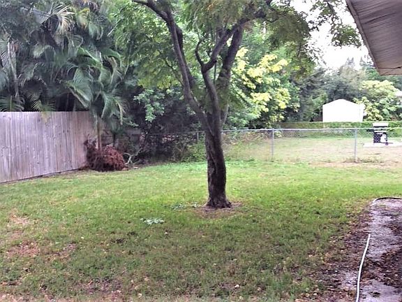 4th image of 1786 Palm Dr