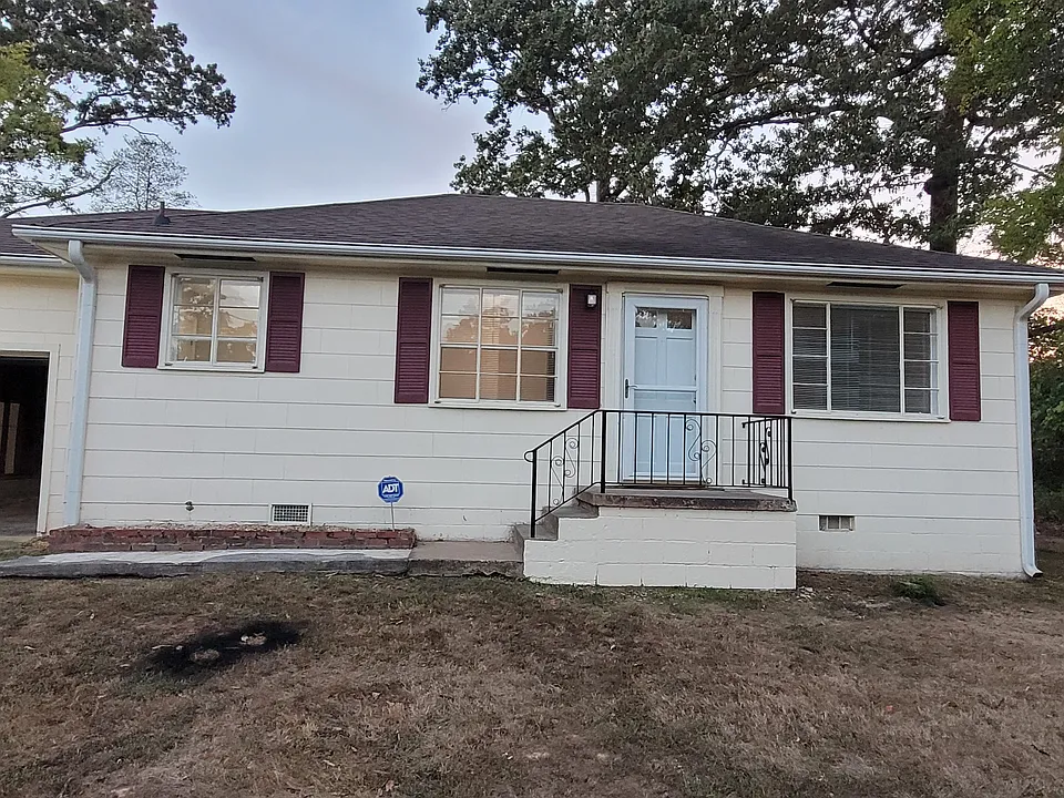 1422 Elm St