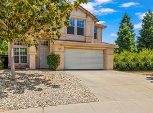 8457 Ardelle Way, Elk Grove, CA 95624