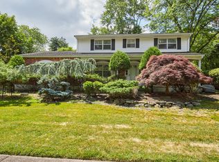 4 Behrendt Dr, Pearl River, NY 10965