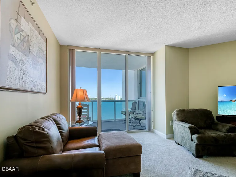 241 Riverside Dr #808 — Photo 8