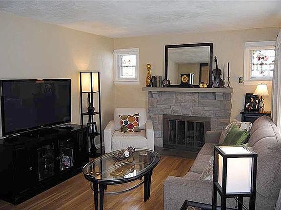 4th image of 3033 Hobart Ave