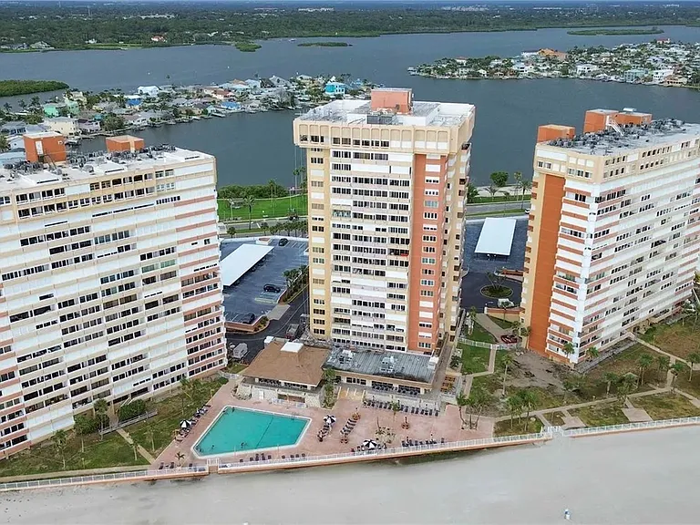 17920 Gulf Blvd #1401 — Photo 7