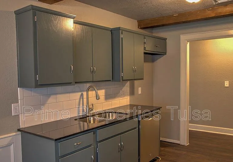 7907 E 80th St — Photo 5