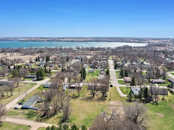 E 9th St, Starbuck, MN 56381