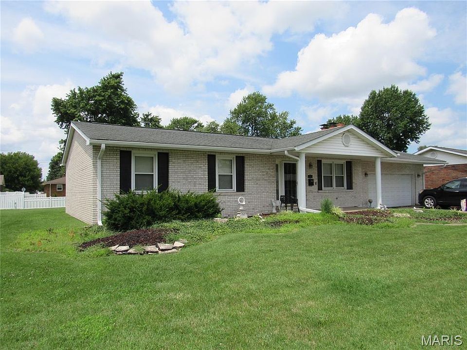 1st image of 4570 De Lynn Dr