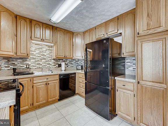 5th image of 112 Meadow Dr