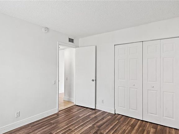 3rd image of 4469 Treehouse Ln #9A