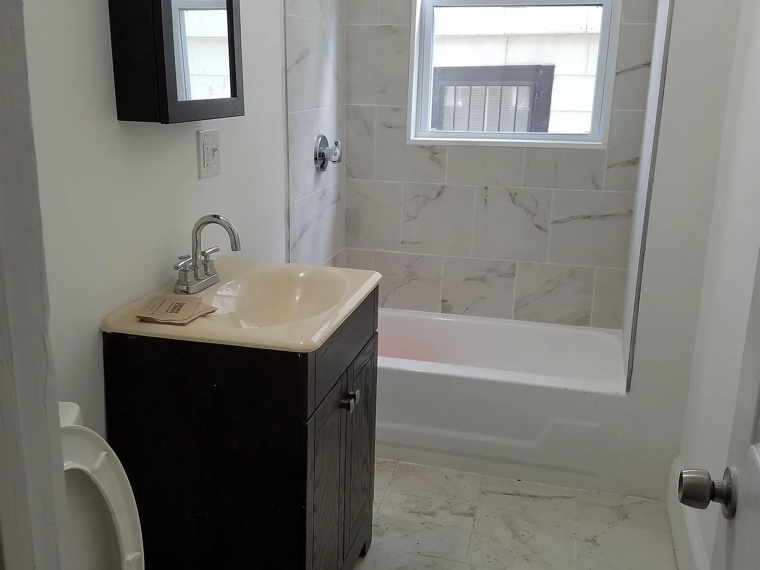 98 Topliff Street — Photo 3