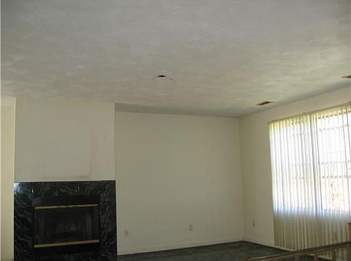 4th image of 4 Grey Birch Ln