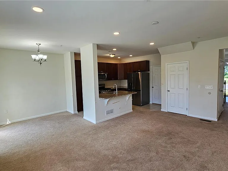 1462 Black Forest Dr S — Photo 8