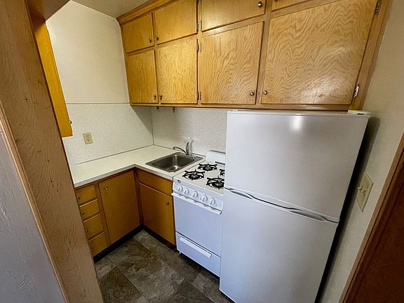 4th image of 1044 S 16th St #4