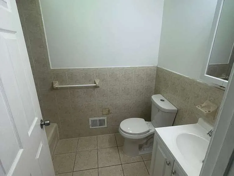 742 S 12th St #1F — Photo 2