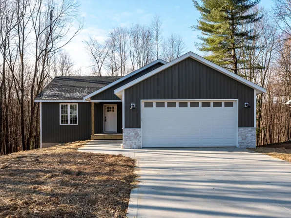 229 Woodlawn Cir, Howard, OH 43028