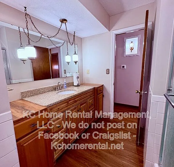 6012 Noland Rd — Photo 12