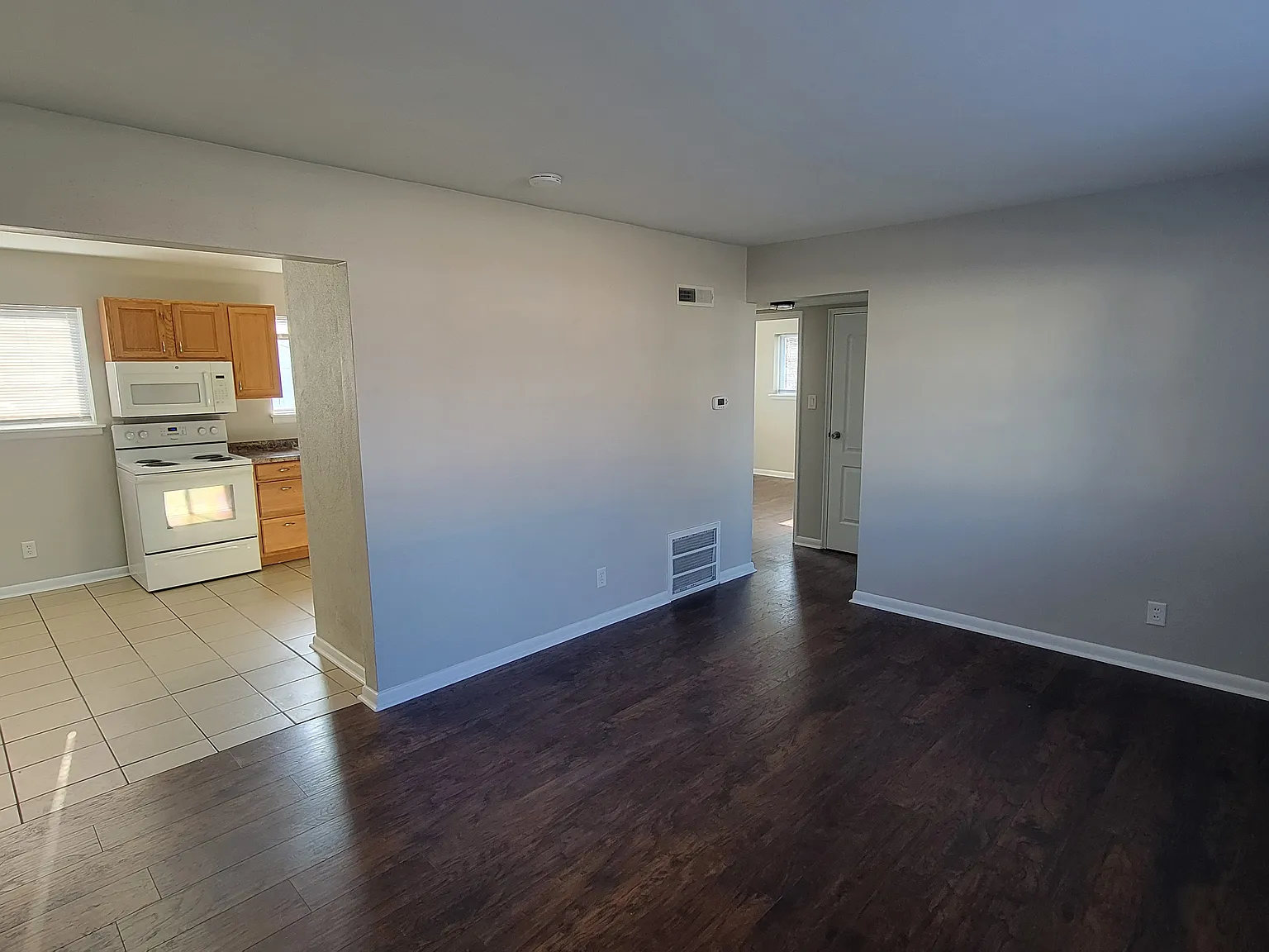 2 bed, 850 sqft, $975 — Photo 4