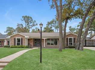 10211 Candlewood Dr, Houston, TX 77042