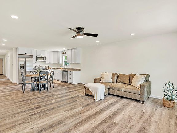 3rd image of 387 Hel Mar Dr