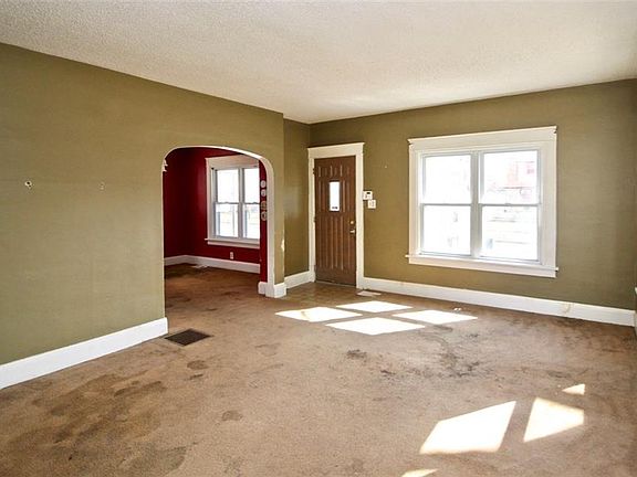4th image of 550 Ogden Ave