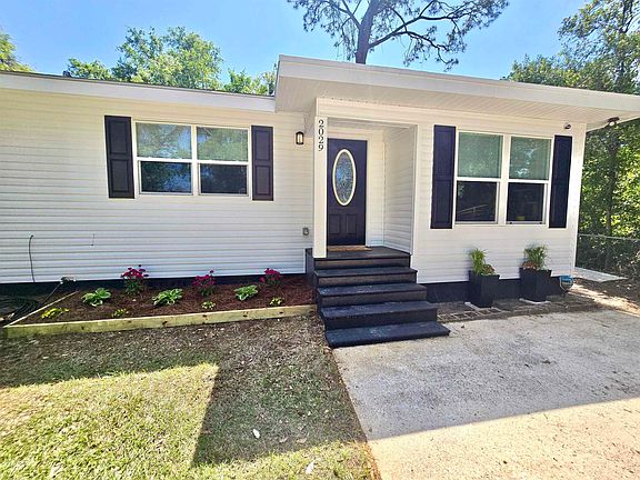 3rd image of 2029 Harold Ct