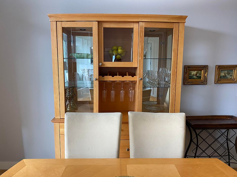 China cabinet, dining table