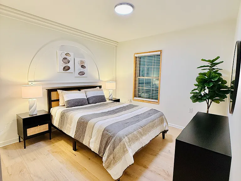 2504 E York St #1 — Photo 8