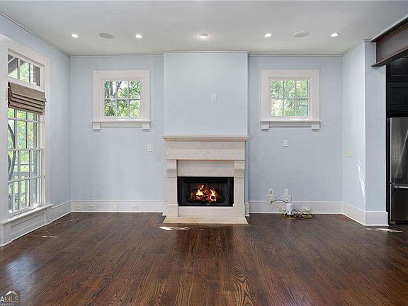 3rd image of 890 Glenwood Park Dr SE
