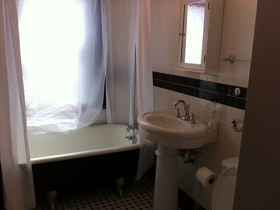 3rd image of 2711-2715 Ann Ave