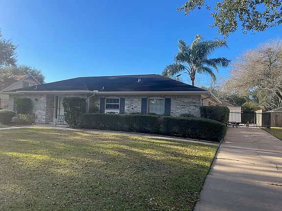 2nd image of 2908 Castle Ct