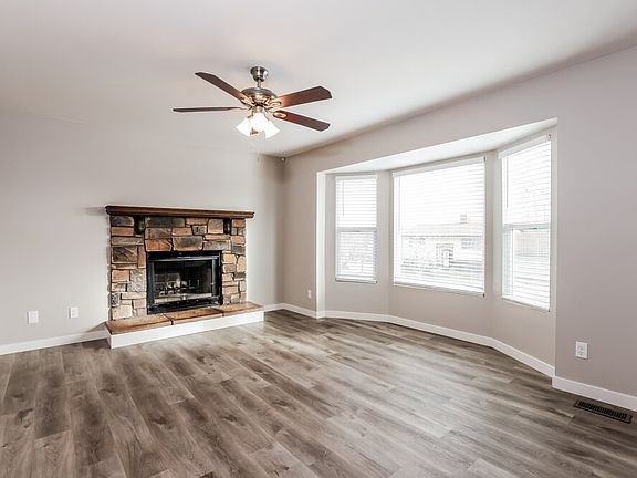 4th image of 6136 S Woodsborough Way