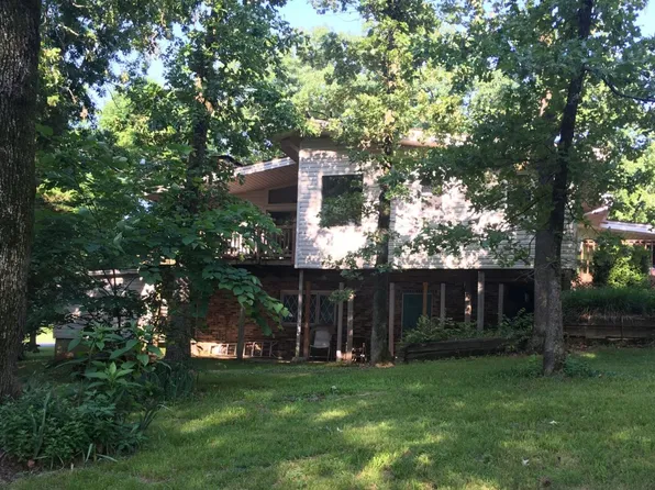 32 Russell Ln, Russellville, AR 72802