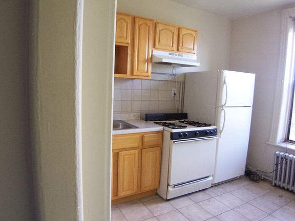 4th image of 625 Prospect Pl APT 11