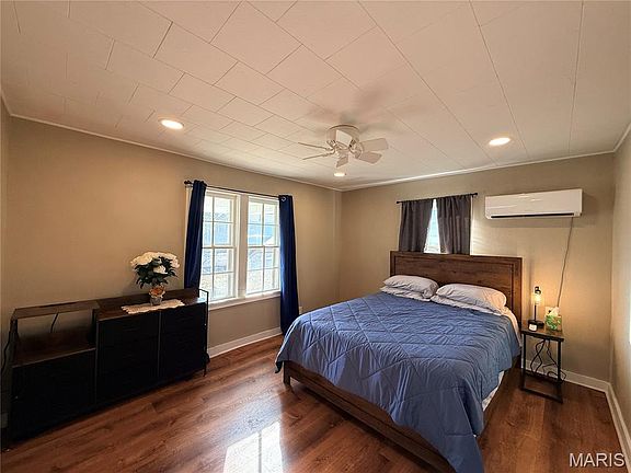 4th image of 153 W Reed Ave
