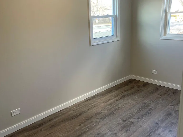 313 N Wolf Rd — Photo 15